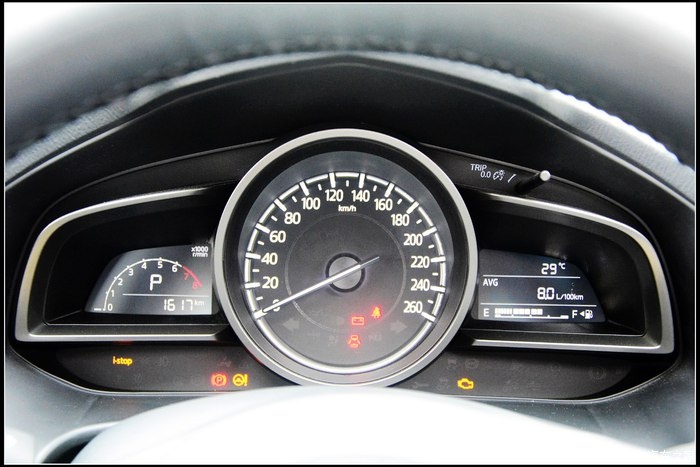 马自达3昂克赛拉2.0实际油耗,马自达昂克赛拉2.0质擎版试驾