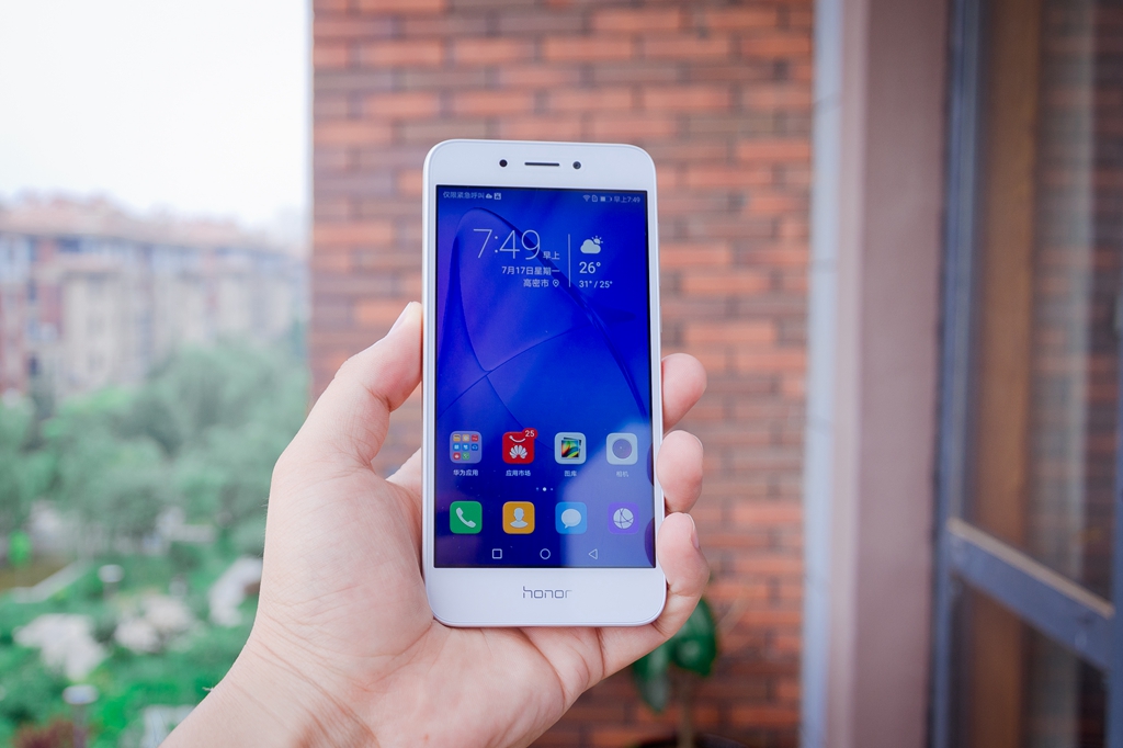 荣耀畅玩6a详解,不费流量而且还好玩的游戏推荐