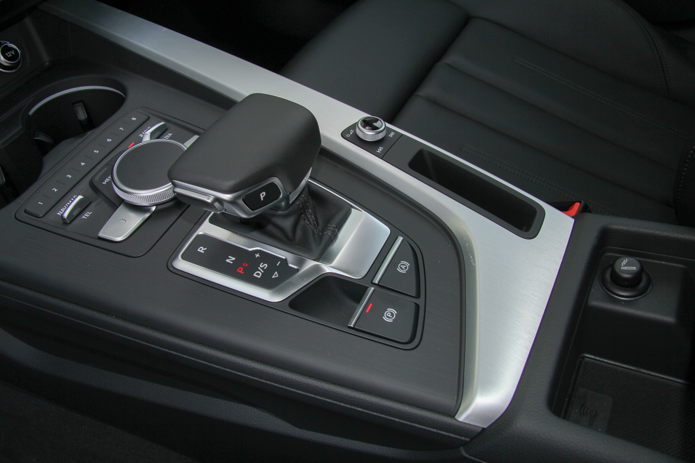 评价奥迪A5,新款奥迪a5硬底