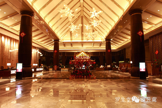 云南旅游攻略必去吃的美食有哪些,云南吃些什么特色美食