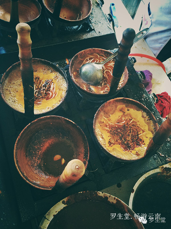 云南旅游攻略必去吃的美食有哪些,云南吃些什么特色美食