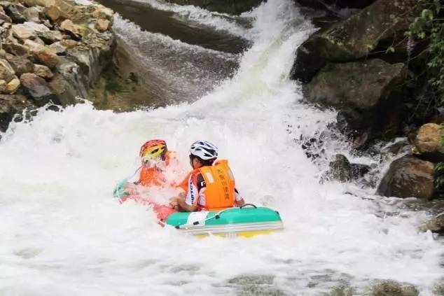 哇喔！瑞金突然冒出这么多“水立方”，好大好清澈，爽歪一整夏！嗨起来！