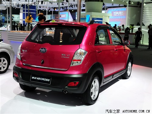 威志V2CrossAMT报价5.89万元定位跨界小型车