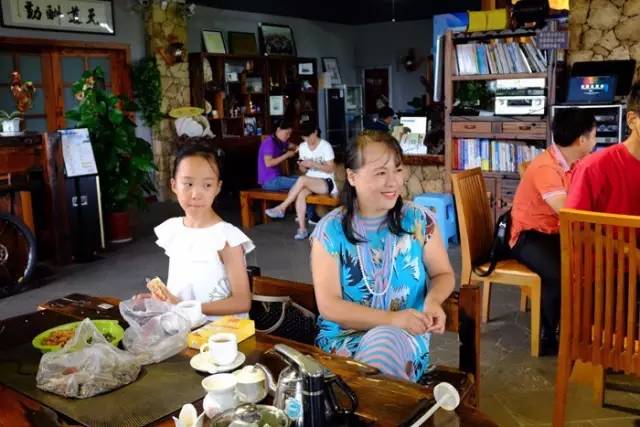 做个没感情有情怀的人,有情怀的人和没情怀的人