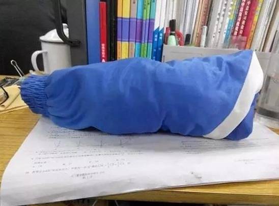 中国的校服和外国的校服对比,外国人眼中的中国校服