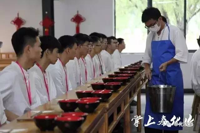 尘世喧嚣寻一方净土,雪窦寺禅修之旅