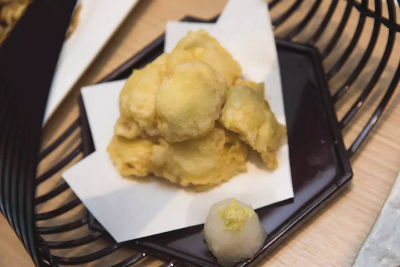 连曼殊都要去请教的日料教父，在捧红了杭州顶级日料后，竟然独自在解放路开了家亲民的料理小馆……