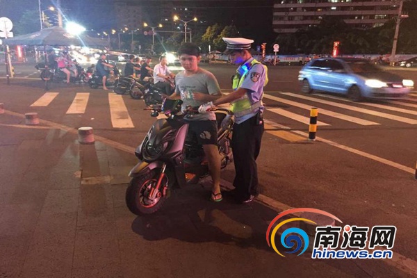 查处违规电动自行车,开展电动自行车交通违法行为整治