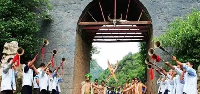 东风韵和可邑小镇哪个好玩,可邑民族文化生态旅游村