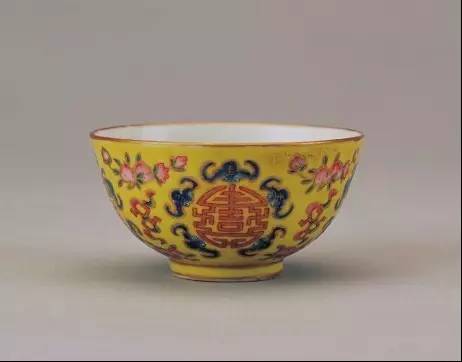 一文教你秒辨“五彩”和“粉彩”