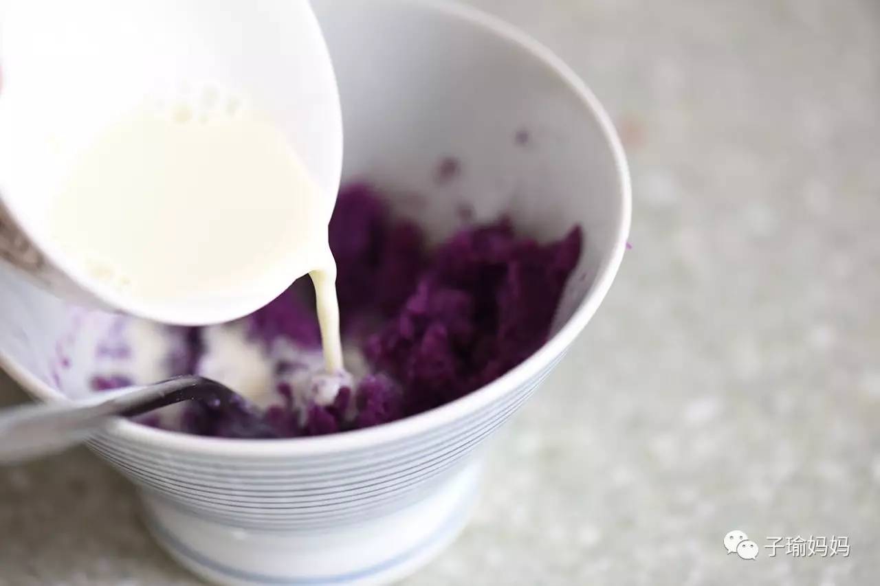 七月宝宝南瓜米糊辅食制作,宝宝辅食南瓜紫薯小米米糊