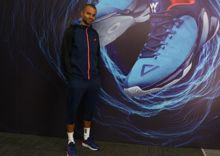 京城狂飙！帕克五代震动来袭神器在脚看法国跑车驰骋纵横