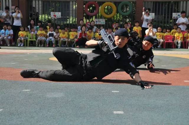 基层民警的一天是怎么度过的,基层民警的真实生活