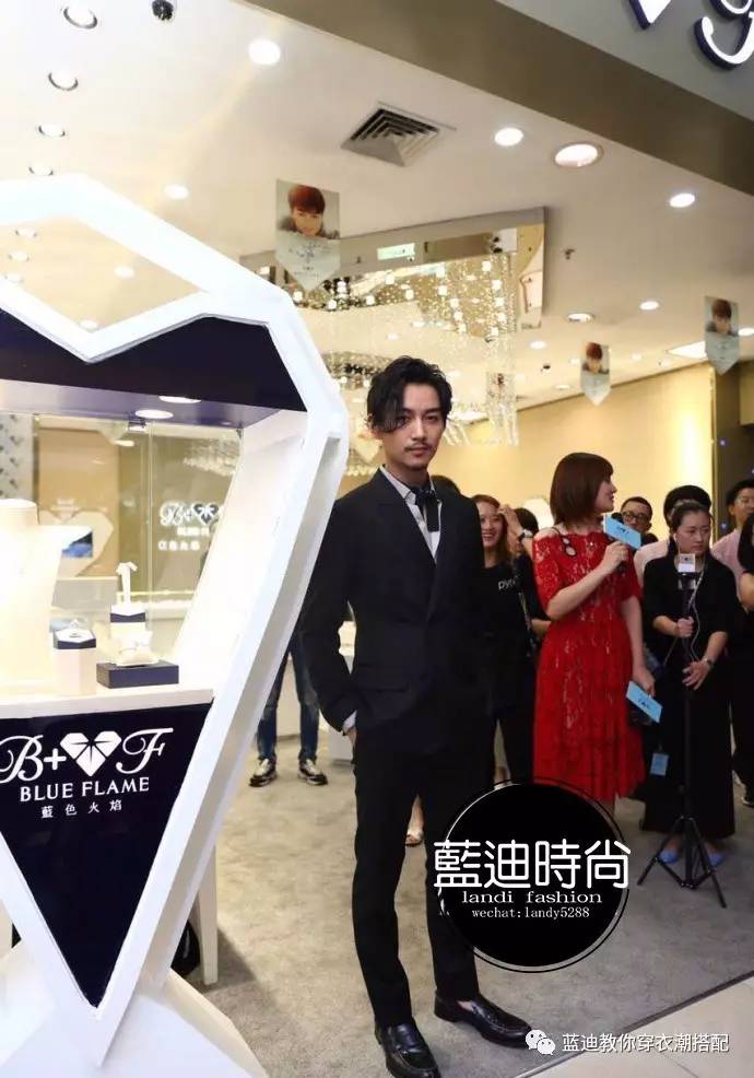 男明星白敬亭扮女装,男明星冬季穿搭白敬亭