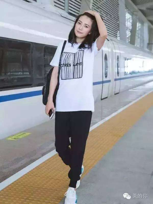 休闲九分裤搭配运动鞋好看吗,直筒九分裤怎么搭配运动鞋