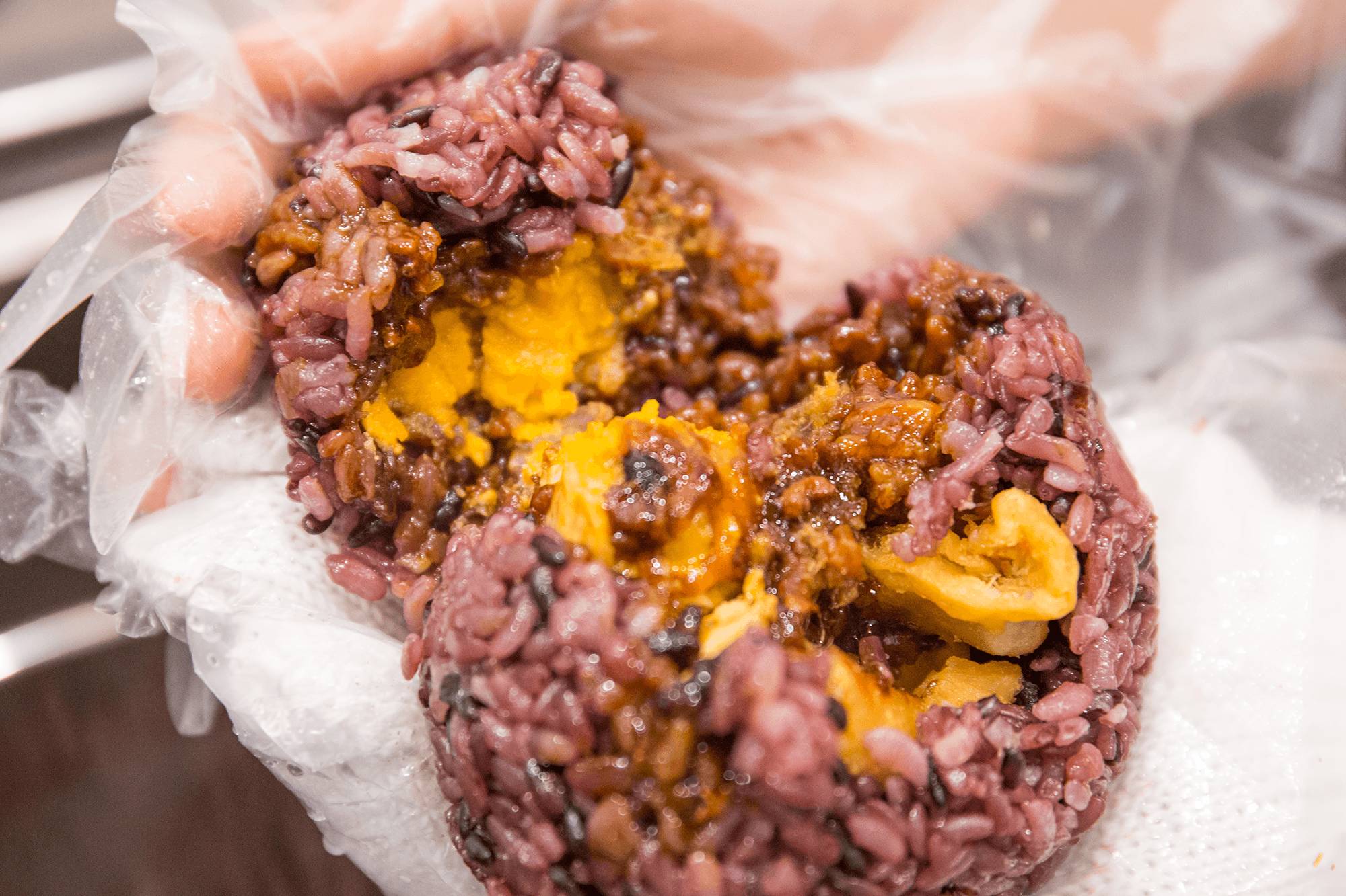 还吃啥子小面！称霸魔都25年的网红饭团杀来重庆，7块钱就能胀翻！