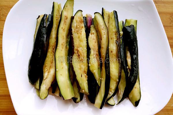 生拌茄子和青椒的独特做法,生拌茄子调汁