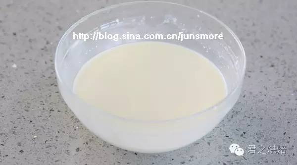 极简单的牛奶布丁，香浓嫩滑好美味！