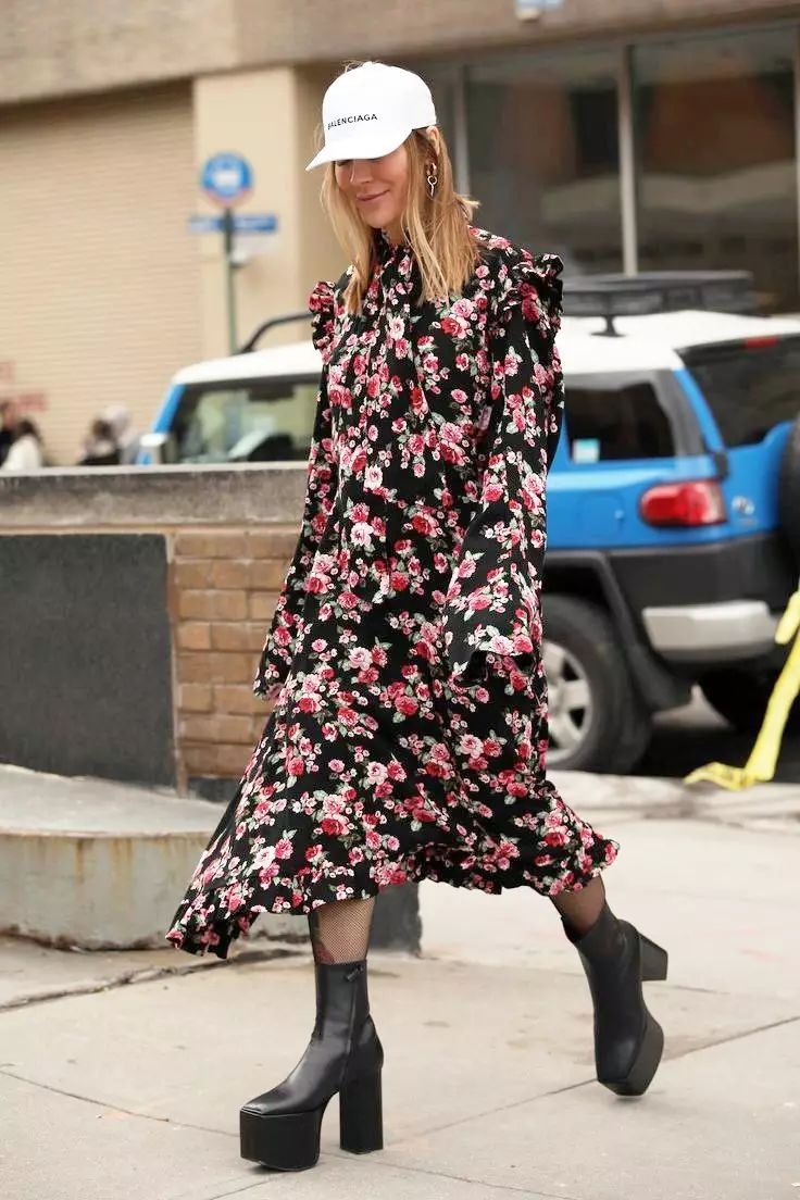 我算过了｜这个只有9件单品的「胶囊衣橱」去时装周街拍一礼拜没问题~