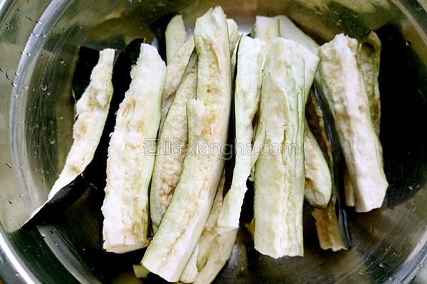 生拌茄子和青椒的独特做法,生拌茄子调汁