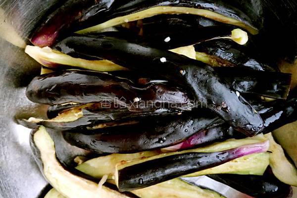 生拌茄子和青椒的独特做法,生拌茄子调汁