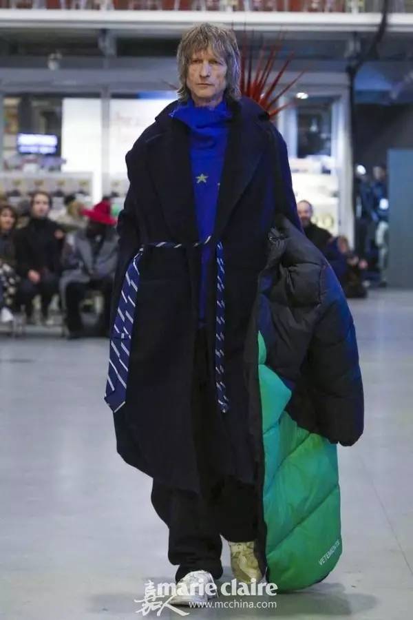 宋茜穿白色牛仔,宋茜温暖的甜蜜的搭配