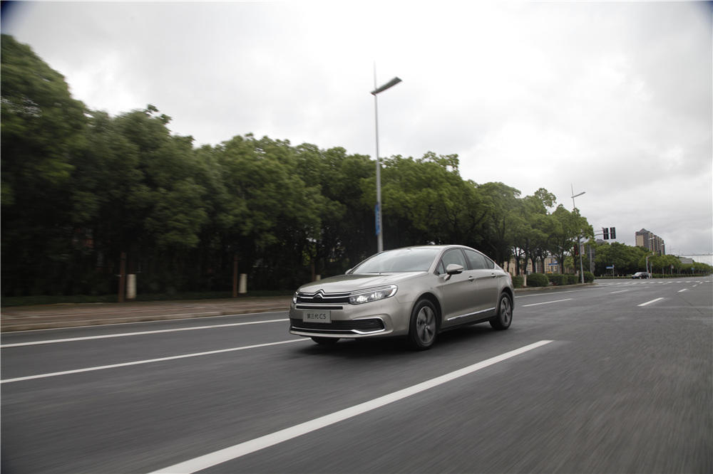 雪铁龙c5天逸1.6t试驾视频,2020款雪铁龙c5aircross试驾