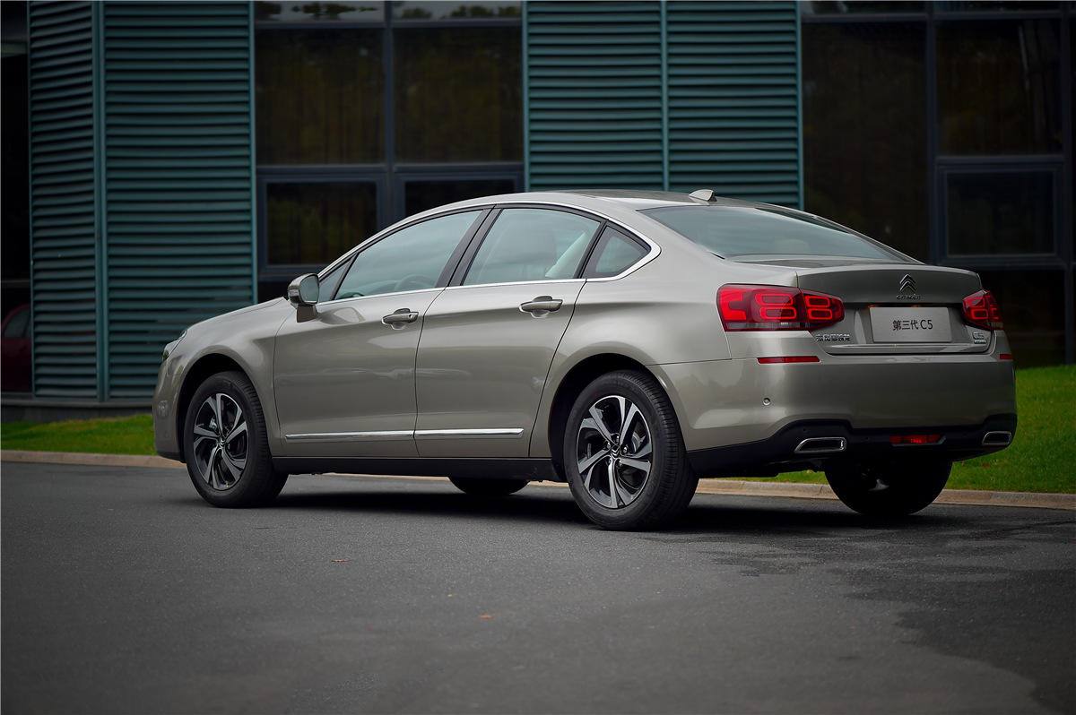 雪铁龙c5天逸1.6t试驾视频,2020款雪铁龙c5aircross试驾