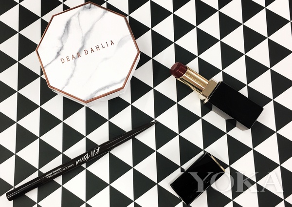 夏天出游化妆包多少钱一包,旅行必备多功能化妆包