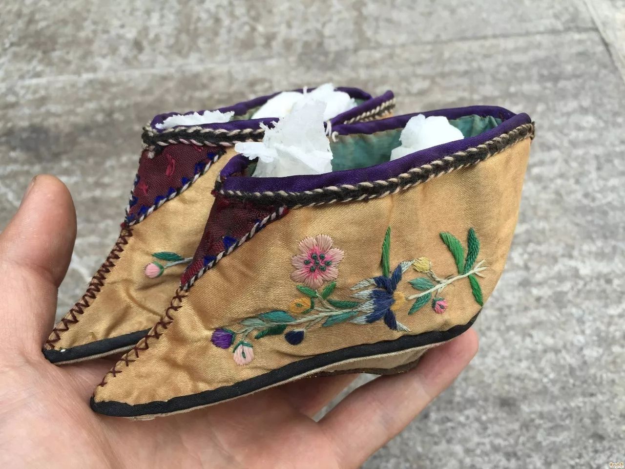 千万别做“小脚”女人