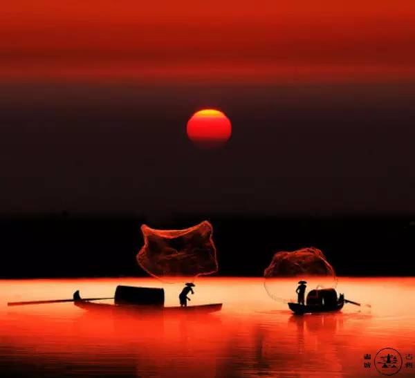 一舟独钓一江秋,一把鱼竿一壶酒一人独钓一江秋