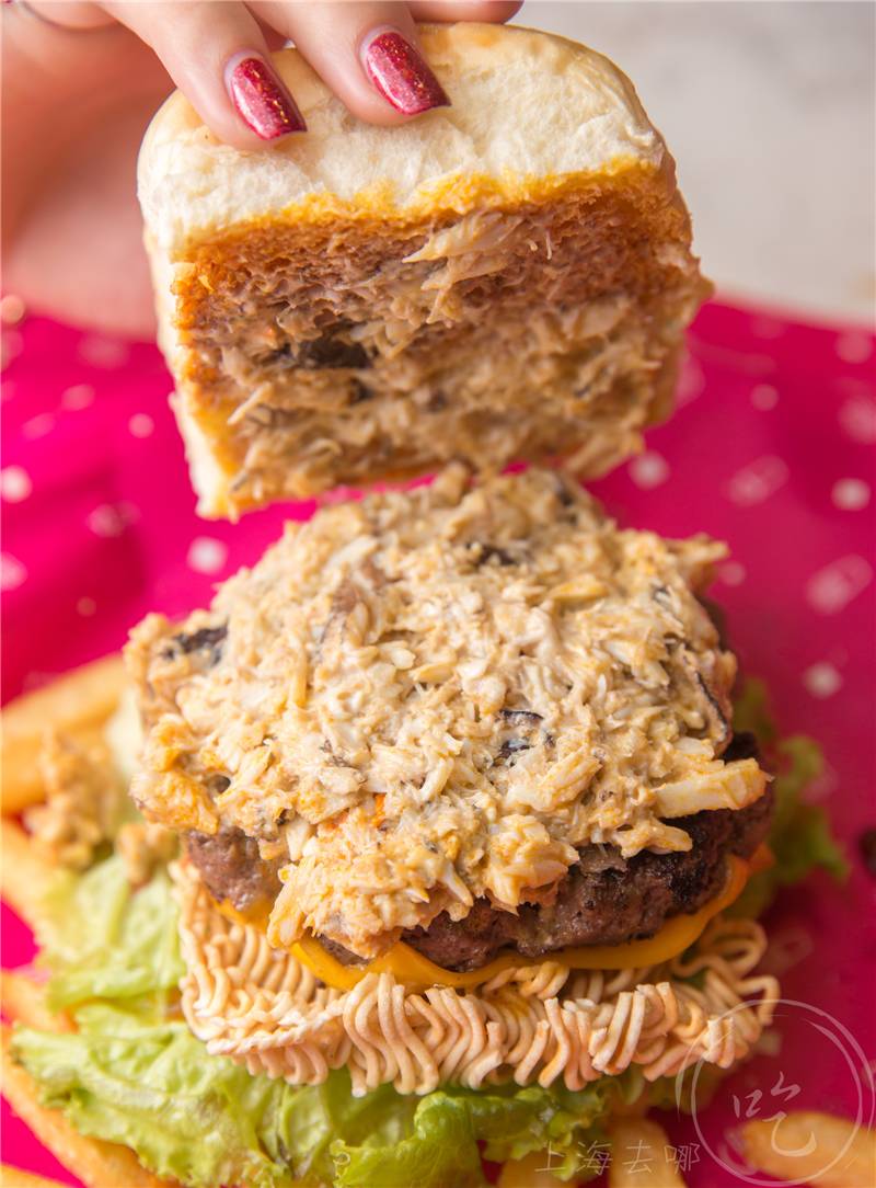 一个汉堡吃出两个螃蟹,大闸蟹汉堡