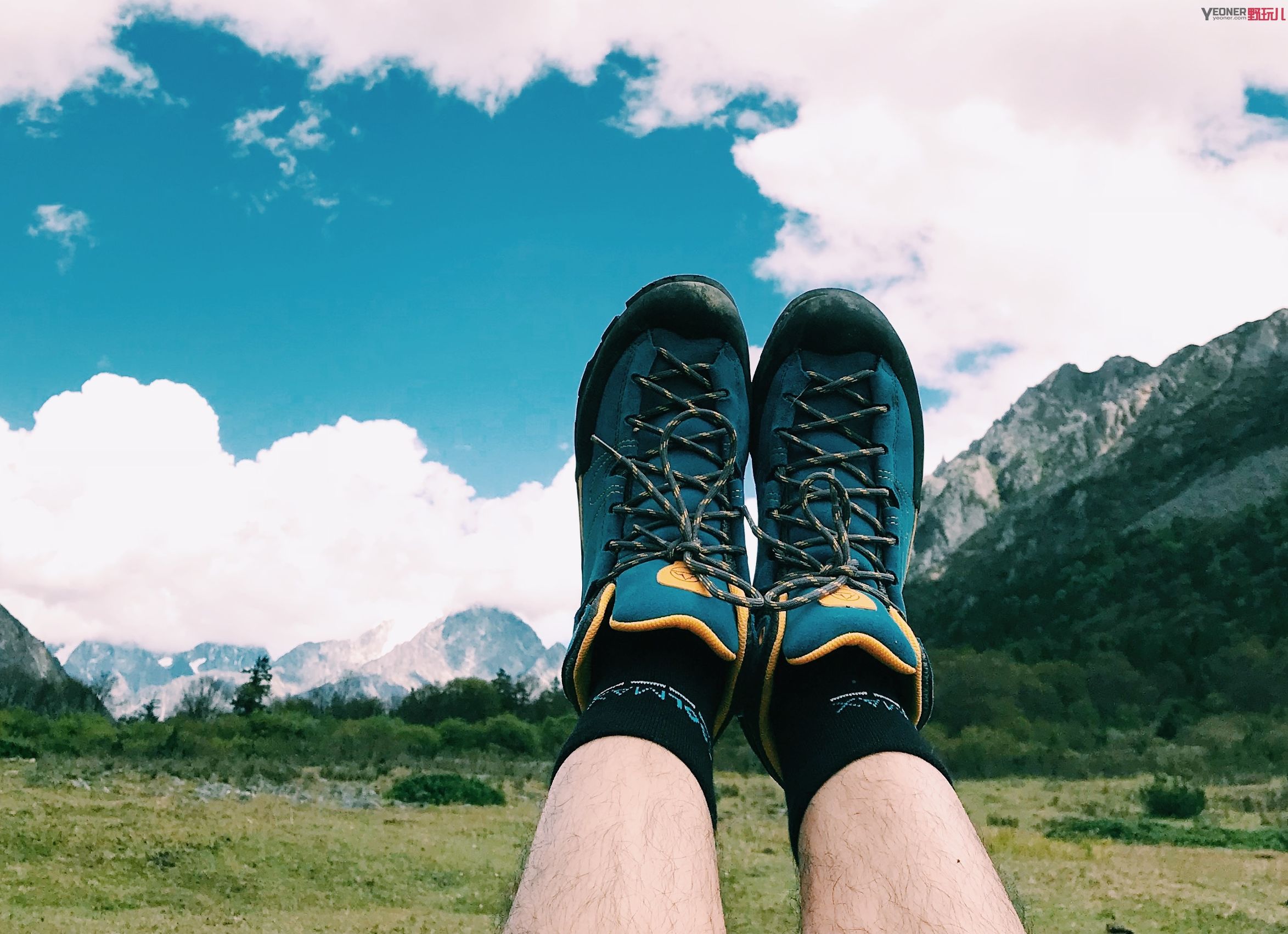 lasportiva登山鞋与lowa比较,lasportiva中帮鞋怎么样