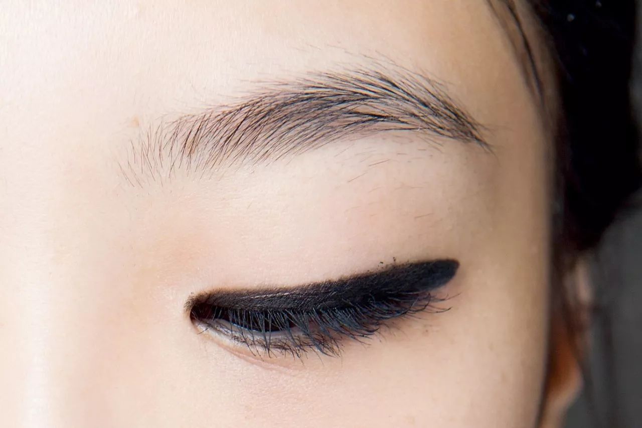 适合亚洲人的八种眼线画法 (眼线怎么画好看又粗又黑)