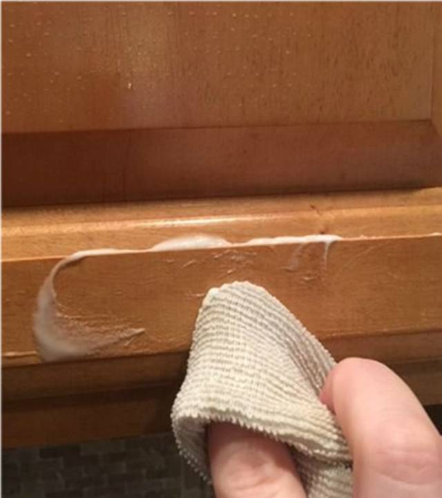 小苏打和洗发水一起用,洗发水加小苏打反应