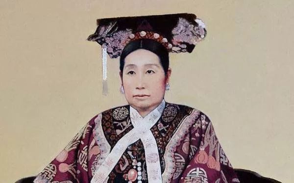 聊聊旧时美容那些事，女人们为了爱美太拼了！