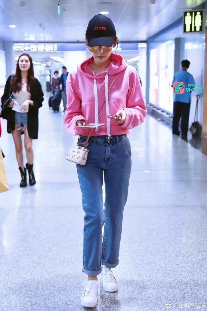 秋冬穿搭女2021高级感小个子,秋冬也流行穿大不穿小