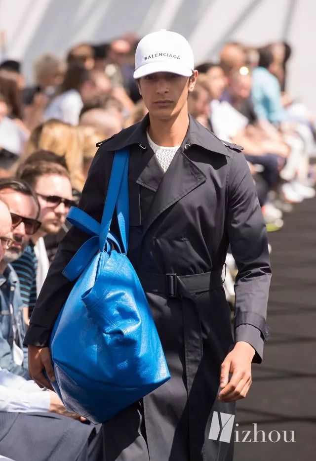 巴黎世家又丑又贵的产品,巴黎世家丑爆又贵实测