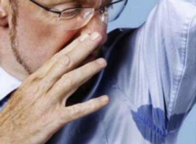 腋下毛上有黄色附着物气味难闻,腋下味道刺鼻