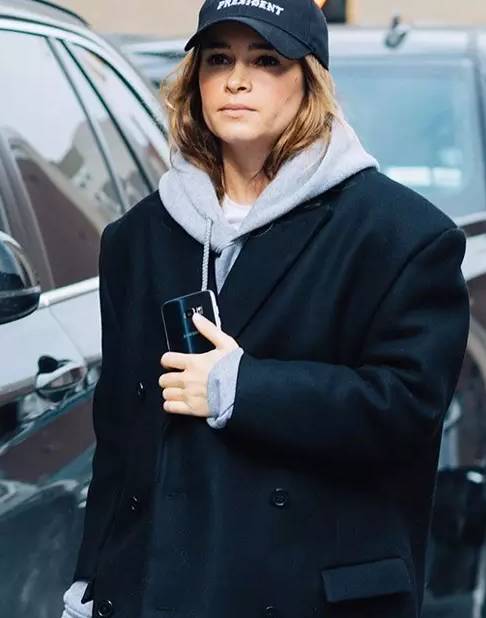 秋冬穿搭女2021高级感小个子,秋冬也流行穿大不穿小