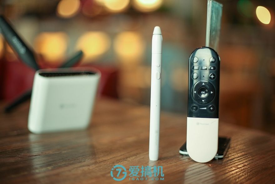 微型触控投影TouchjetPond智能触控投影仪评测