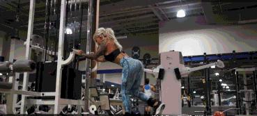 什么动作可以快速提臀,趴床上提臀最佳的动作