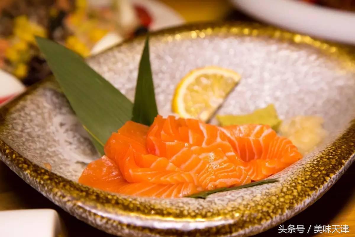 那天明明想要约你喝酒，开口却变成了「要不要一起吃饭」，酒馆中的美味派，夜宵中的狂热派，非你莫属