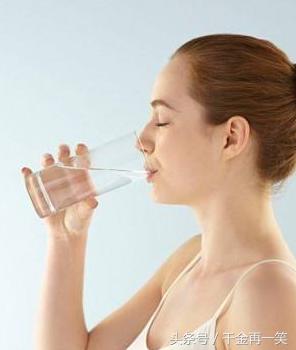 如何缓解秋天空调房里的干燥,夏天空调房太干燥怎么办妙招