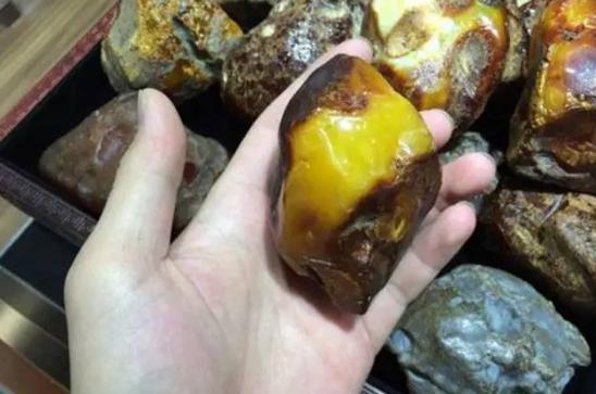 如何鉴别蜜蜡俄料真假,波罗的海蜜蜡与乌克兰蜜蜡区别