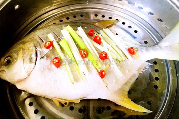 清蒸白鲳鱼怎么蒸才好吃,清蒸鲳鱼要蒸几分钟才好