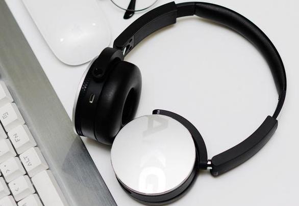 akgy50耳机多少钱,akg100块钱的耳机