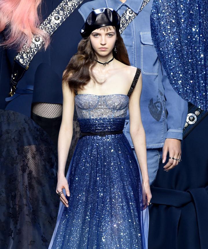 草帽贝雷帽的正确戴法,怎样把贝雷帽戴着好看