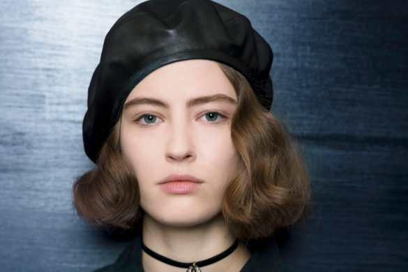 草帽贝雷帽的正确戴法,怎样把贝雷帽戴着好看