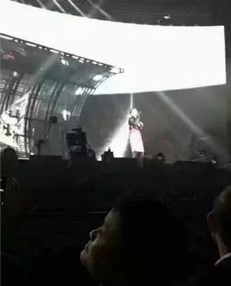 陈奕迅线上演唱会全程播放,看完陈奕迅的演唱会感慨